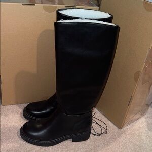 NWT Black Leather High Knee Round toe riding boots (6.5)